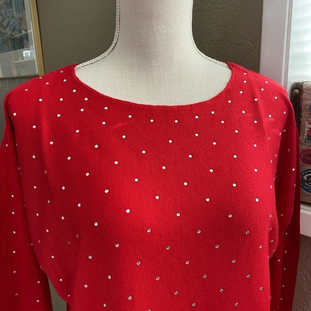 INC International Concepts red crystal studded shirttail sweater, Sz. M